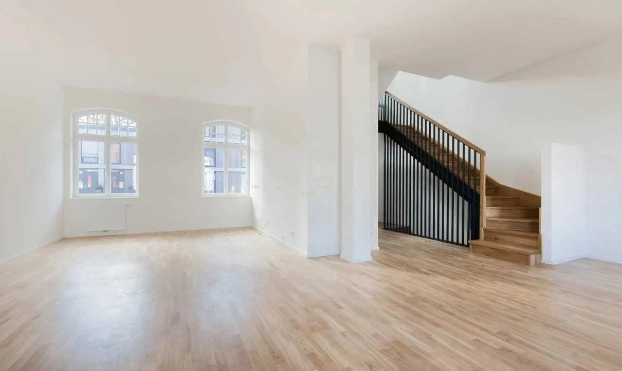 Move-out cleaning service leaving home clean and ready